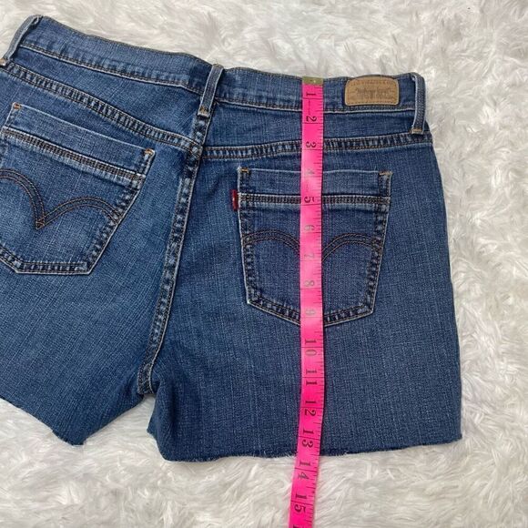 Vintage Levis 515 Bermuda Shorts Jeans Cut Off Raw Hem Womens Size 6 - Picture 8 of 10